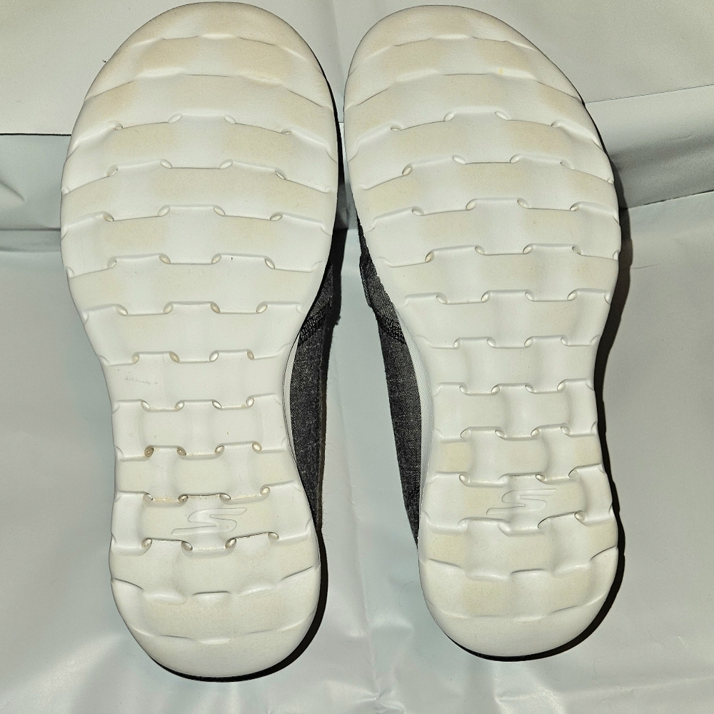 Skechers On The Go Womans Slip-on Shoes - Picture 6 of 8